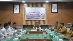 Wakil-Gubernur-Aceh-didampingi-sejumlah-kepala-SKPA-terkait-menerima-kunjungan-tim-BPK.jpg