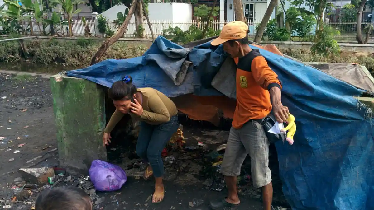 Penjaga TPS Ini Siapkan Borgol Buat Pembuang Sampah Sembarangan