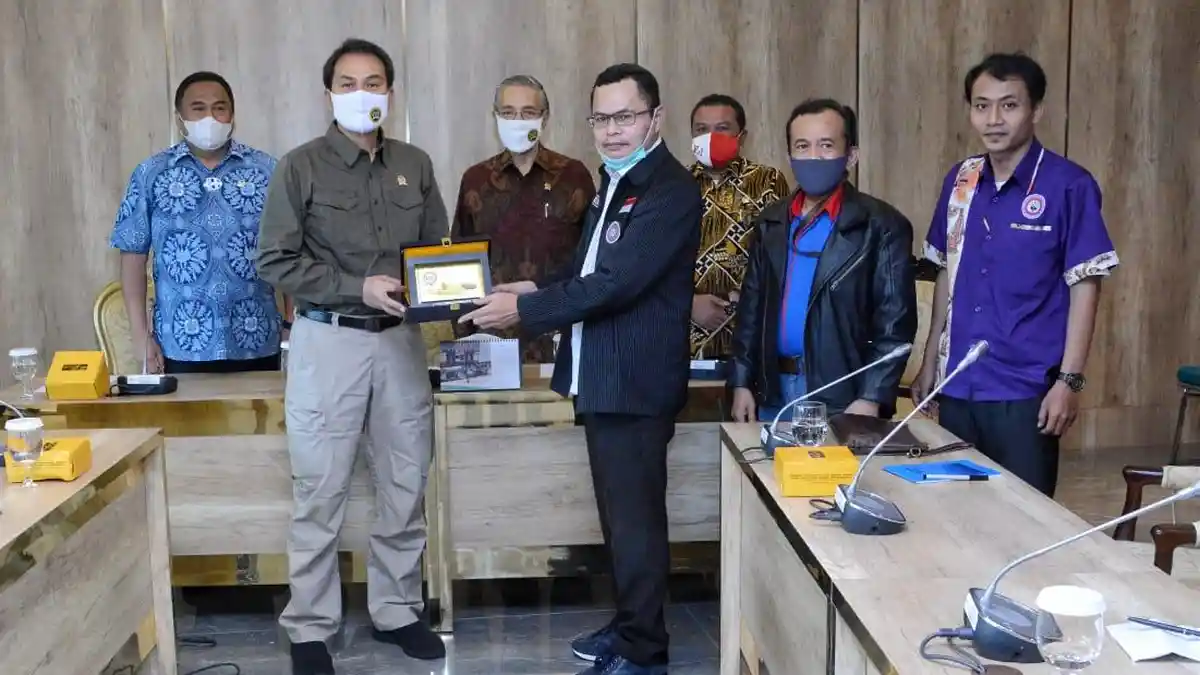 Azis Syamsuddin Terima Masukan Serikat Pekerja Terkait RUU Cipta Kerja