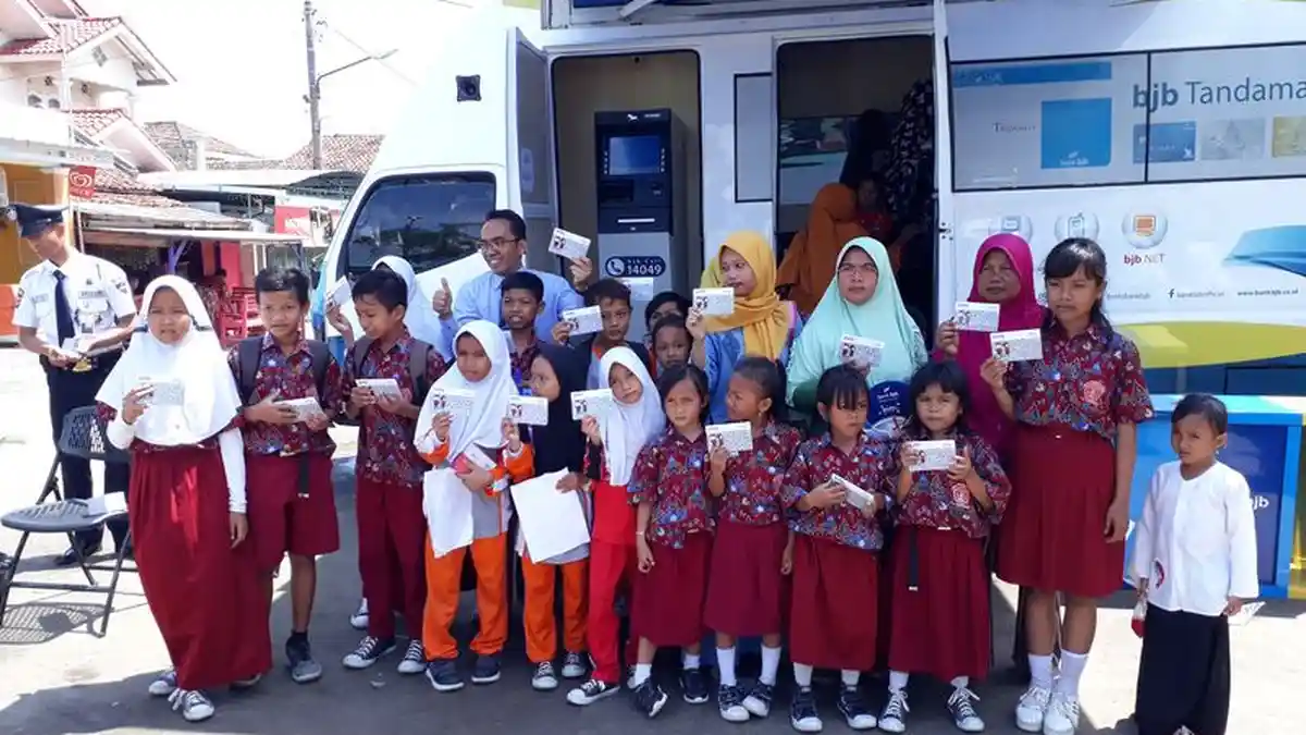 Program One Student One Account Murid SD di Desa Pegagan Kidul Didorong Miliki Tabungan Sejak Dini