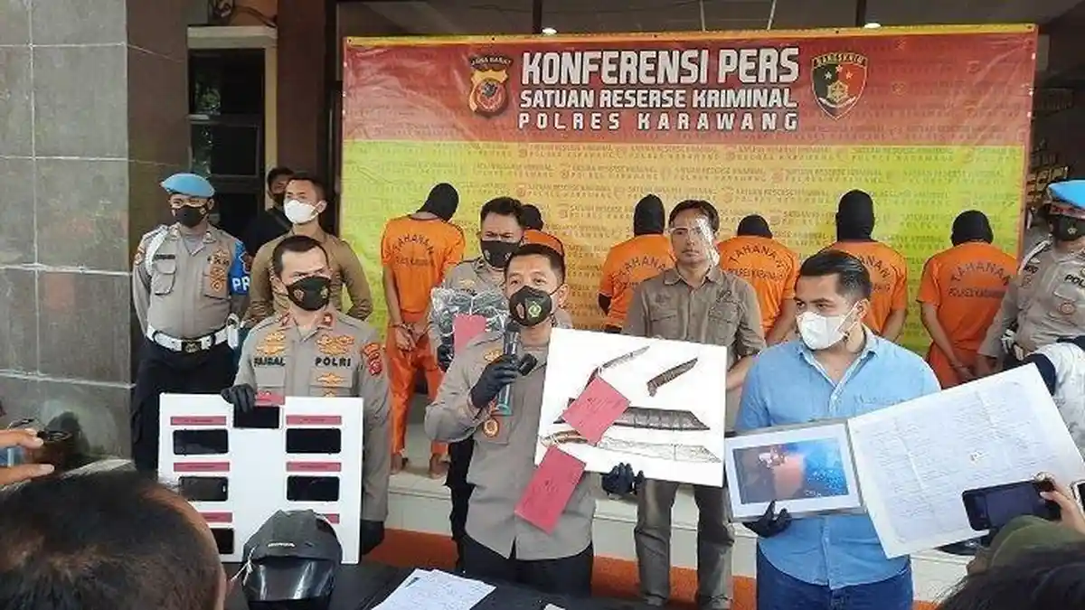 Dipicu Rasa Sakit Hati, Istri Jadi Dalang Pembunuhan Bos Rumah Makan Padang di Karawang