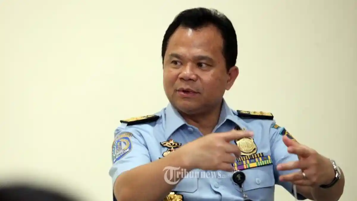 Yasonna Copot Jabatan Ronny Sompie sebagai Dirjen Imigrasi, Diduga Terkait Kasus Harun Masiku
