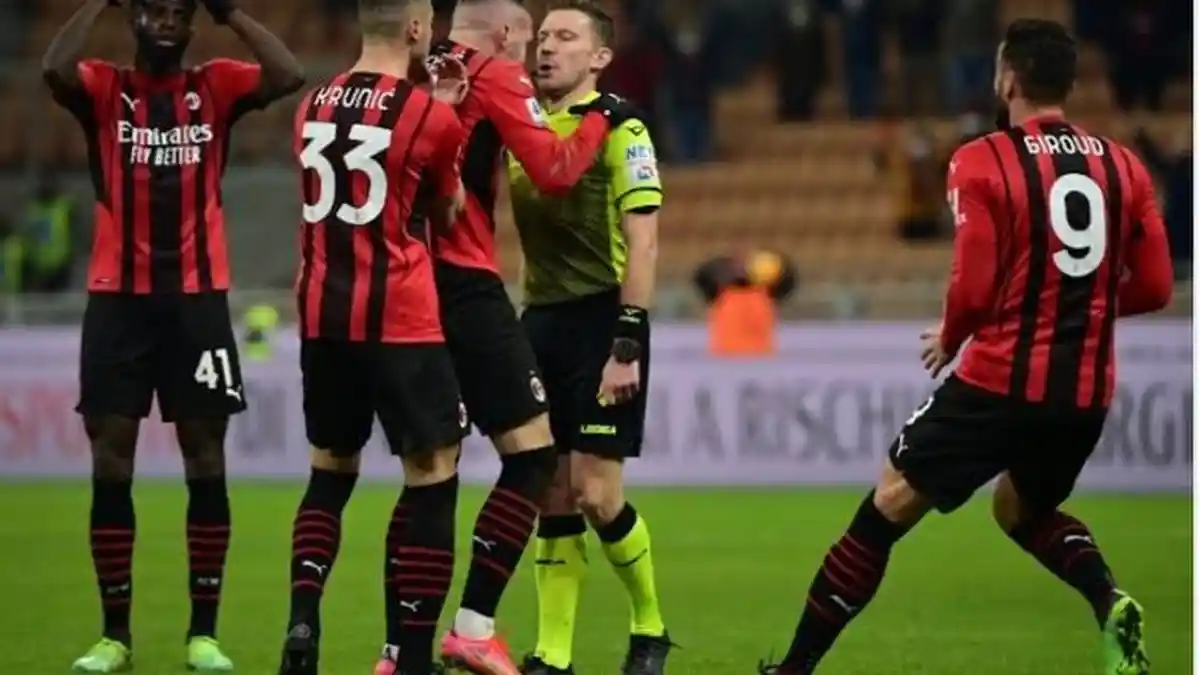Ini Keputusan Kontroversial Wasit Marco Serra yang Buat Asosiasi Wasit Italia Minta Maaf ke AC Milan
