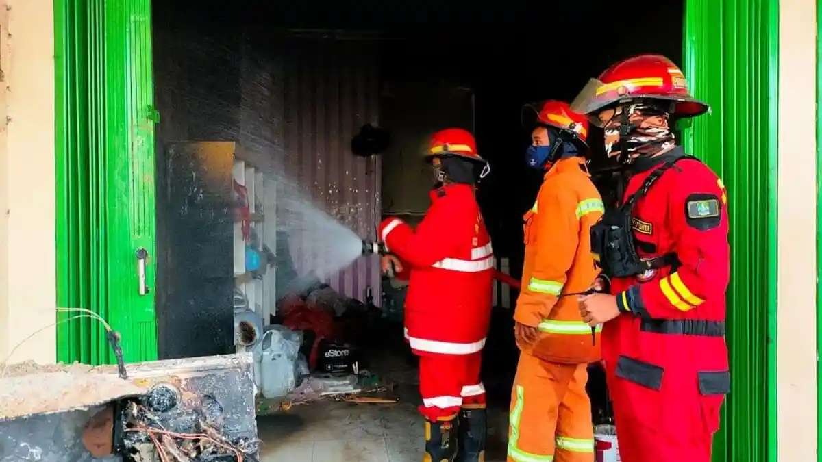 Lagi, Ruko Laundry di Bekasi Dilahap Si Jago Merah, Kerugian Capai Rp ...