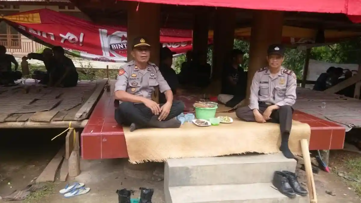 Polsek Sopai Beri Pengamanan dan Imbauan di Acara Rambu Solo Toraja Utara