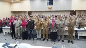 GERAKAN-PILAH-SAMPAH-Wali-Kota-Jakarta-Timur-Munjirin-pada-Rabu-1352026.jpg