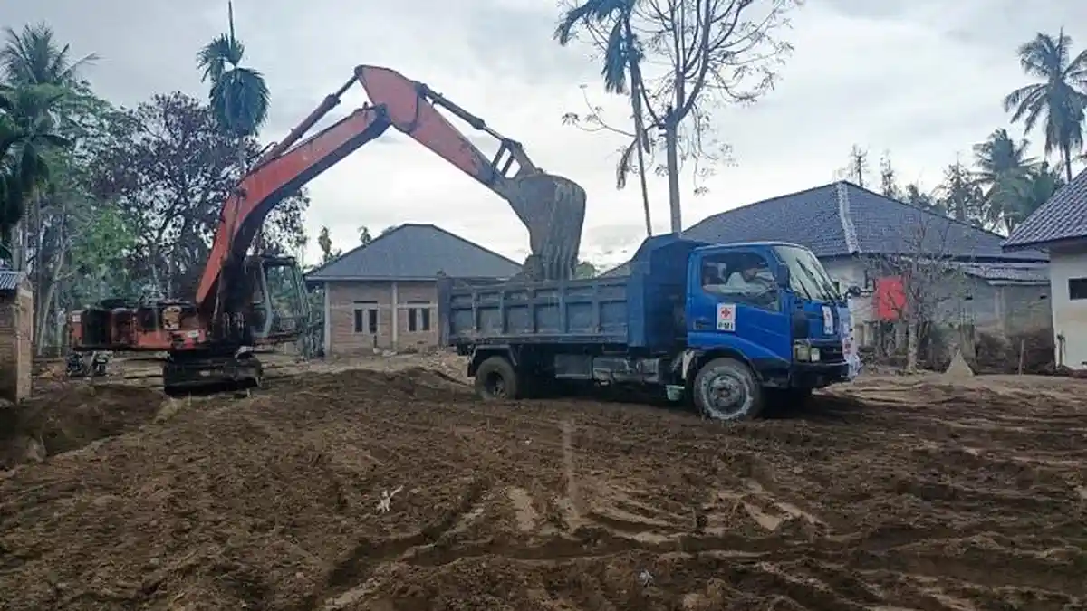 Memasuki Bulan Keempat Pascabencana, Alat Berat PMI Terus Bekerja di Aceh