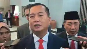 Gubernur-Lalu-Iqbal-saat-ditemui-usai-pelantikan-13-pejabat.jpg