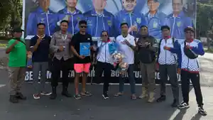 Atlet-asal-Kotabaru-foto-bersama-pada-Peparprov-Kalsel-V-di-Kabupaten-Tanah-Laut.jpg