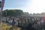 Ribuan-umat-Islam-hadir-mengikuti-salat-Idul-Adha-1447-H-tahun-2026.jpg