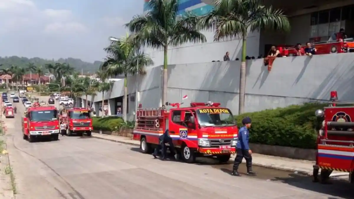 Mau Dibantu, Petugas Damkar Depok Malah Usir Petugas Damkar Jakarta