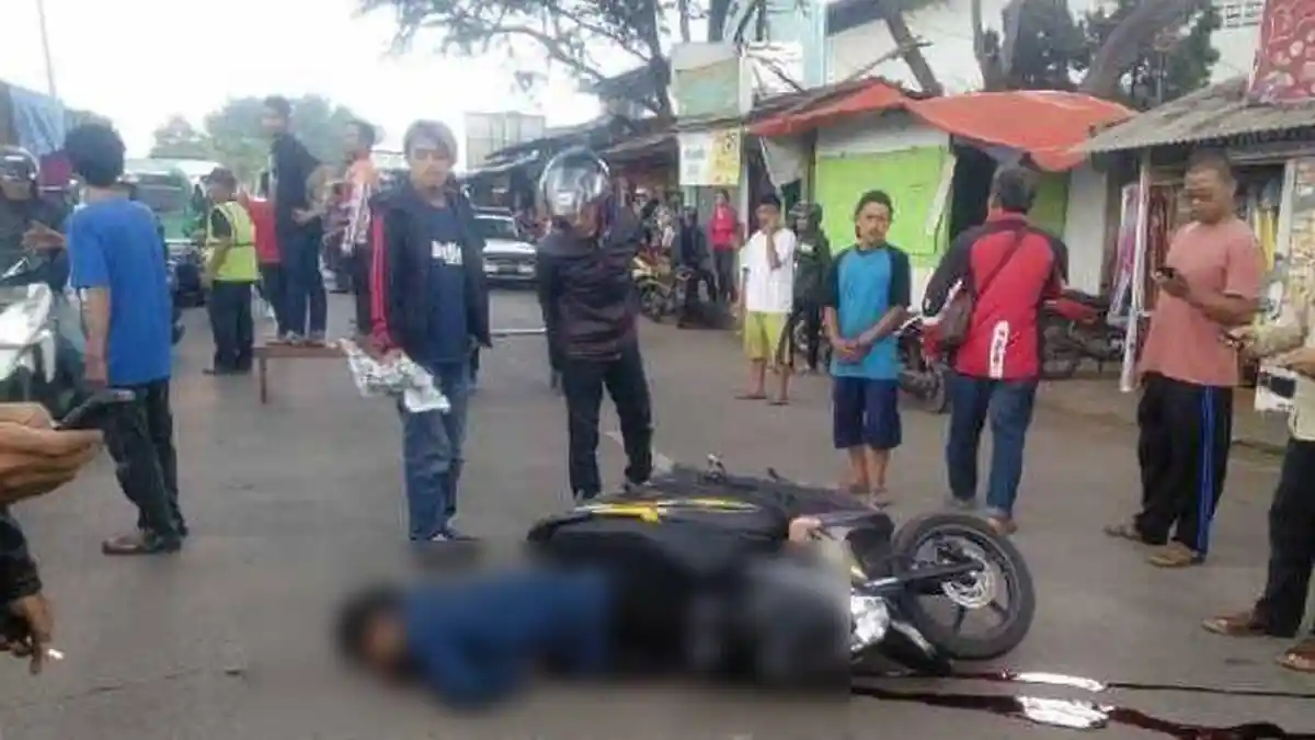 Coba Menyalip, Benny Yunanda Jatuh dan Tewas Terlindas Truk