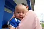 Pertama Kali Bisa Dibawa Keluar, Bayi Ini Langsung Dipertemukan dengan Kim Jeffrey Kurniawan