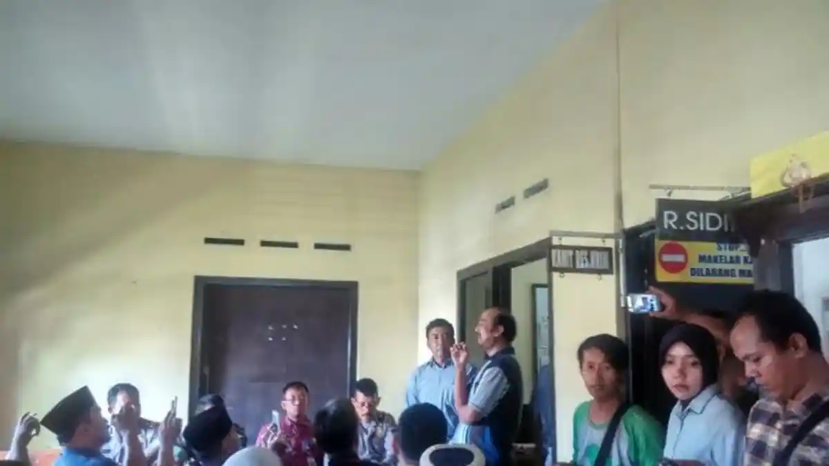 Cara Salat Melenceng dari Ajaran Islam, Jamaah Pengajian Damiri Digerebek Warga