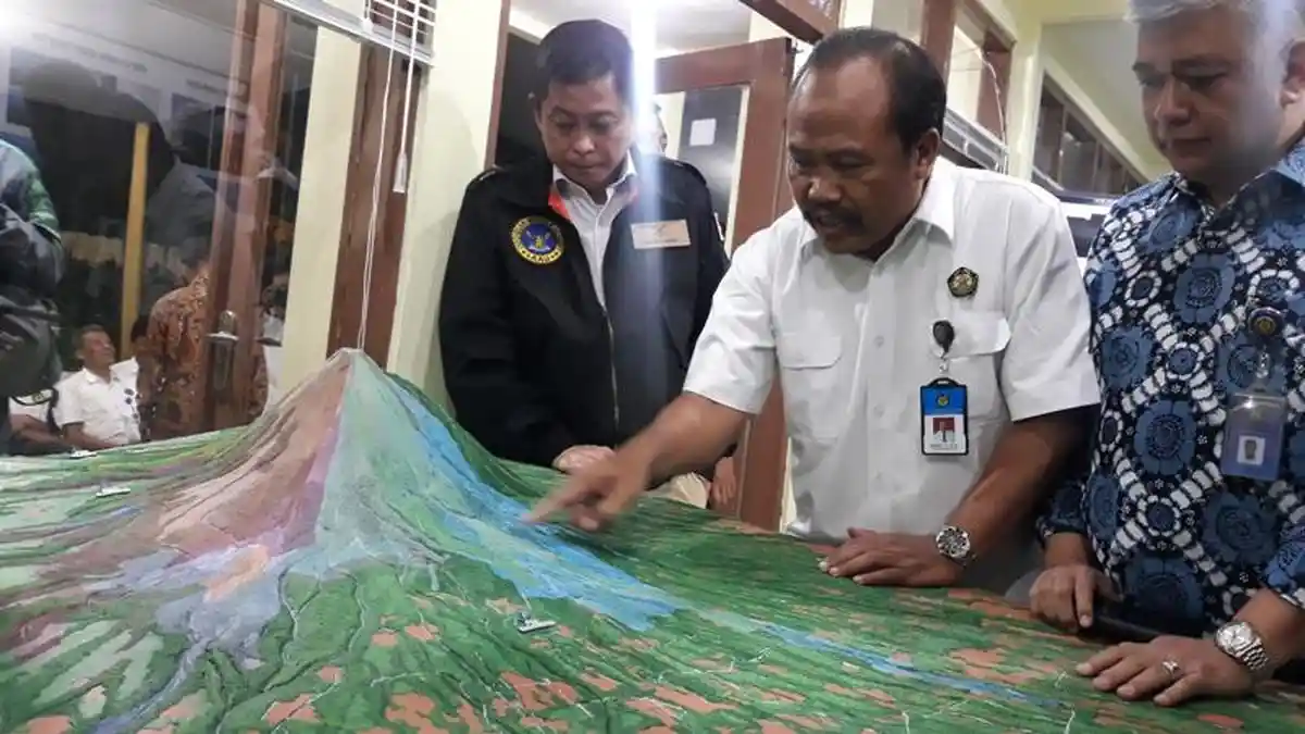Pantau Aktivitas Merapi, Menteri Jonan Minta Wisatawan Tak Khawatir Kunjungi Yogya