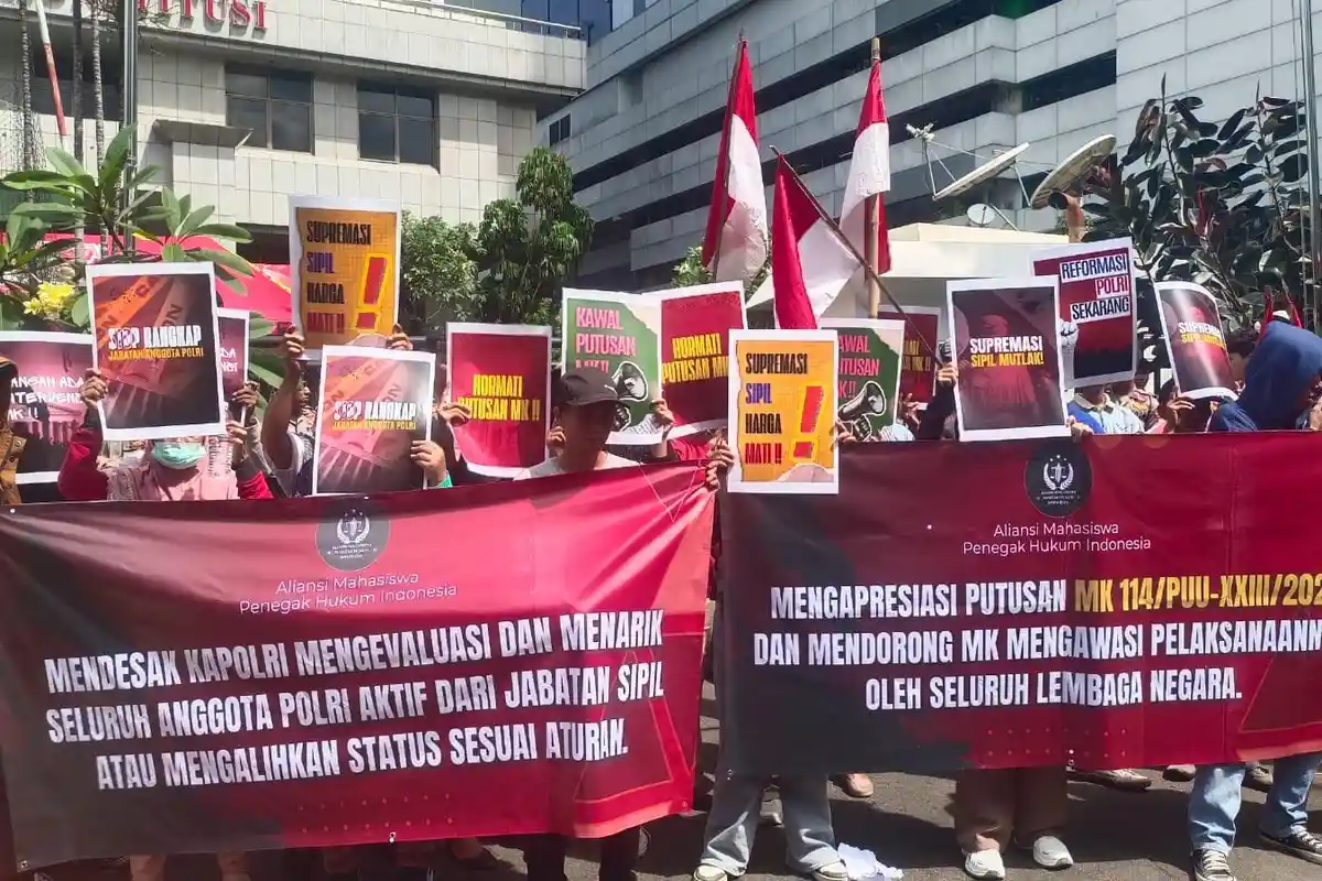 Mahasiswa Desak Pemerintah Implementasikan Putusan MK Soal Rangkap Jabatan Polri