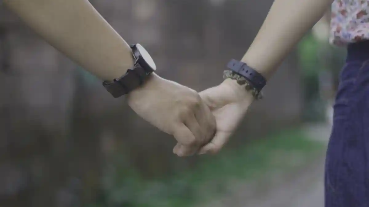 5 Zodiak Cuek padahal Romantis, Pacar Harap Maklum karena Enggan Mesra di Depan Umum