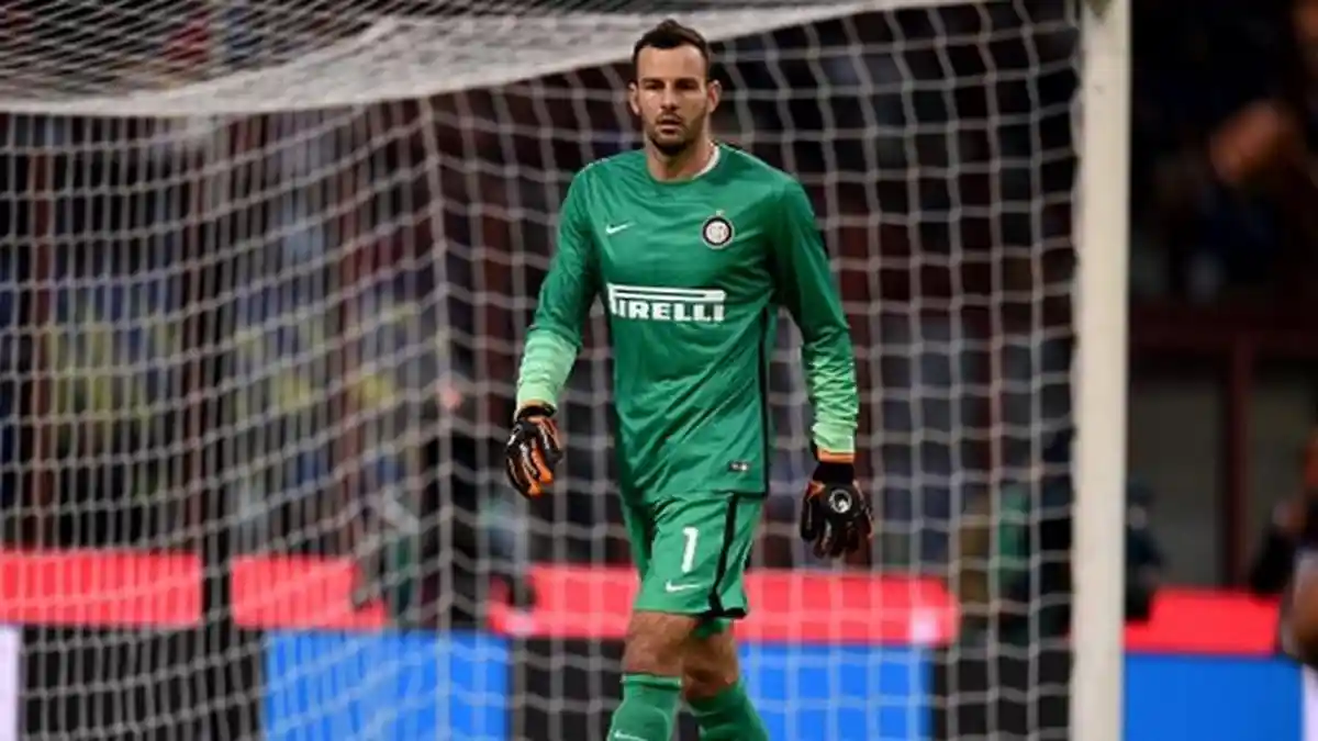 Jelang Inter Milan vs AC Milan, Samir Handanovic Diragukan Tampil, Zlatan Ibrahimovic Fit