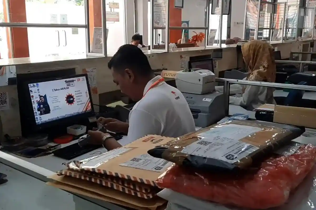 Jelang Lebaran, Pengiriman Jasa Ekspedisi PT Pos Indonesia Kudus Meroket Hingga 60 Persen