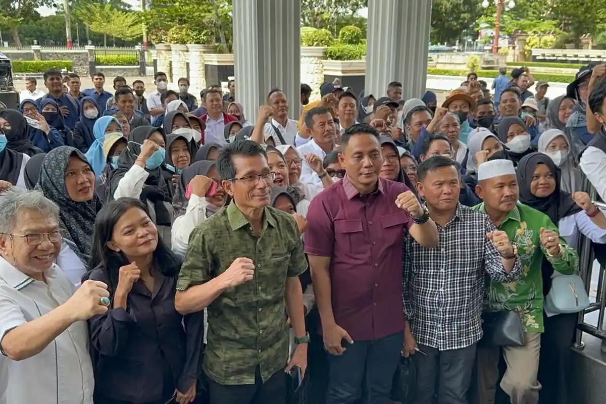 Demo Honorer di DPRD Jambi, Tuntut Gaji Sesuai UMP dan Tak Ada Intimidasi