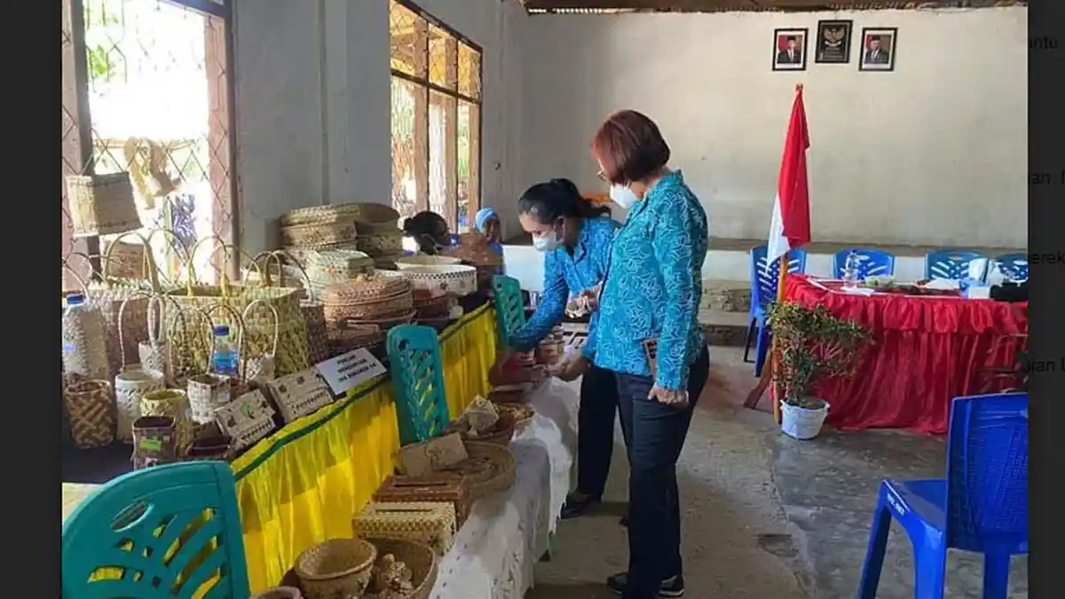 Ketua TP PKK Kabupaten Lembata Kunjungi Desa Kolontobo, Ini Tujuannya 