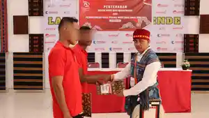 PENYERAHAN-REMISI-Kalapas-Ende-Taufiq-Hidayat.jpg