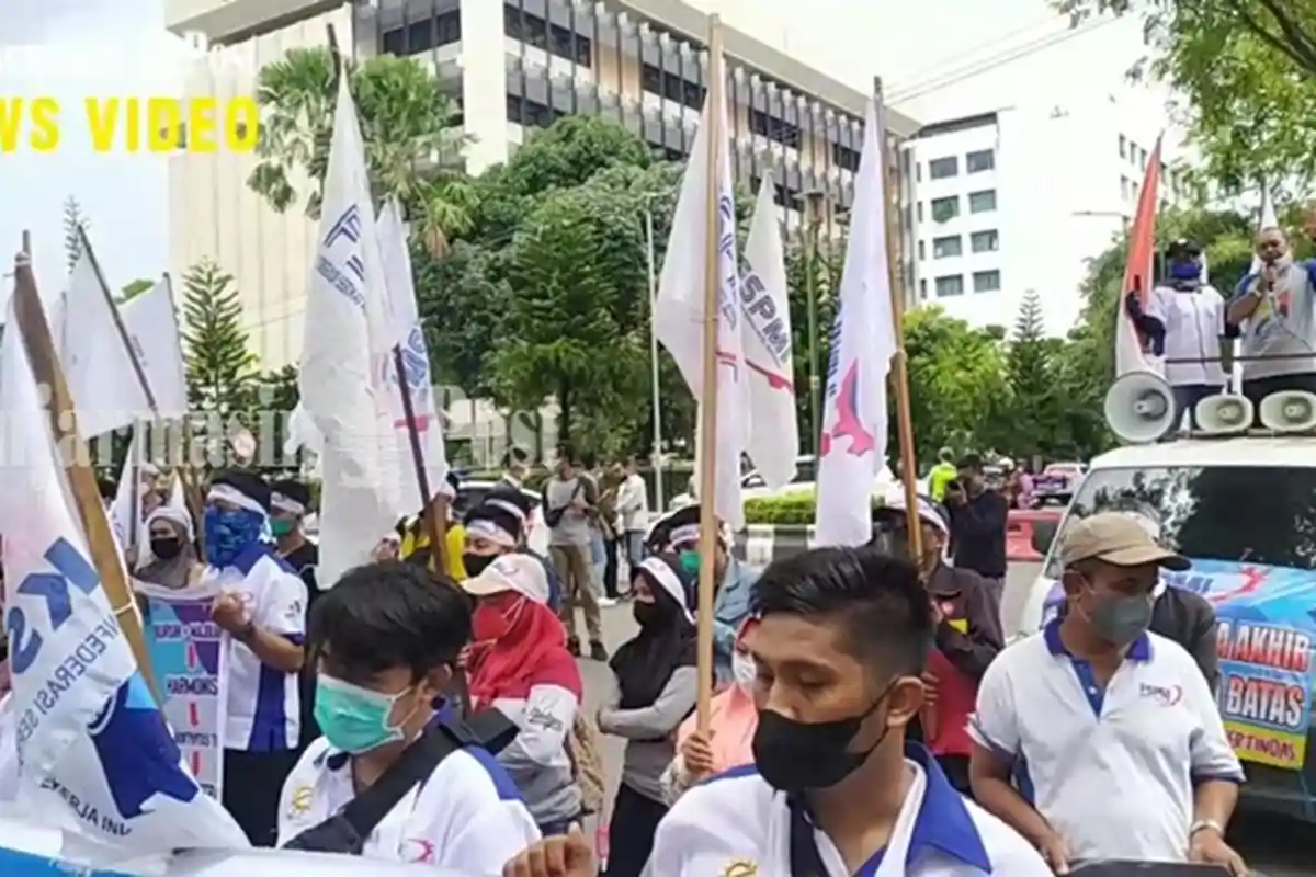 Buruh Kotabaru Tuntut UMK Rp3,9 Juta, Kadin Kalsel Dukung UMP Pertimbangkan Inflasi