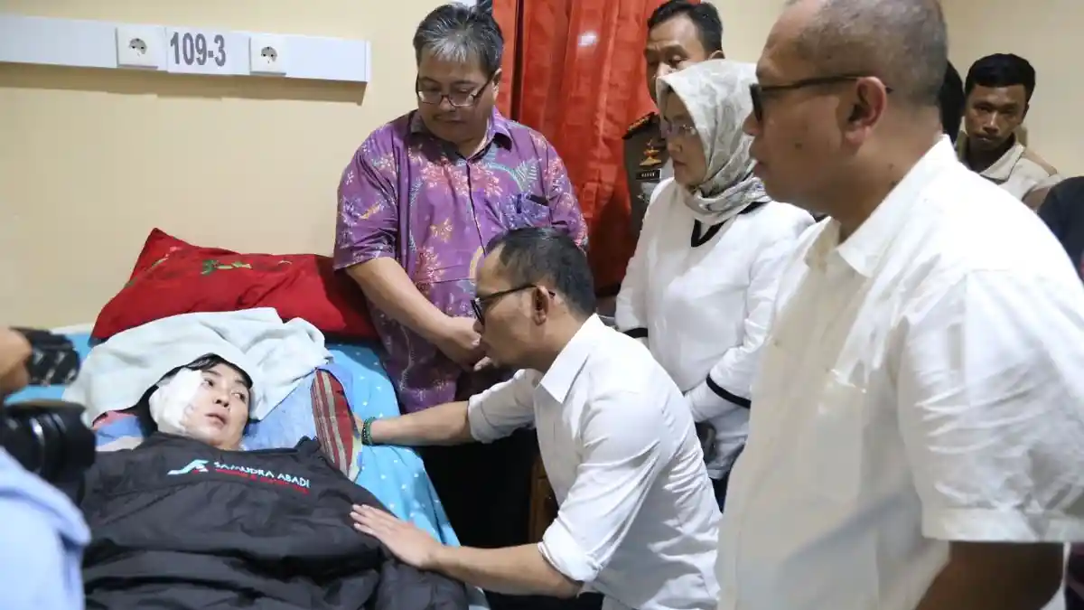 Menaker: Perusahaan Kembang Api Harus Bertanggungjawab Kepada Semua Korban - m-hanif-dhakiri_20171030_104321.jpg