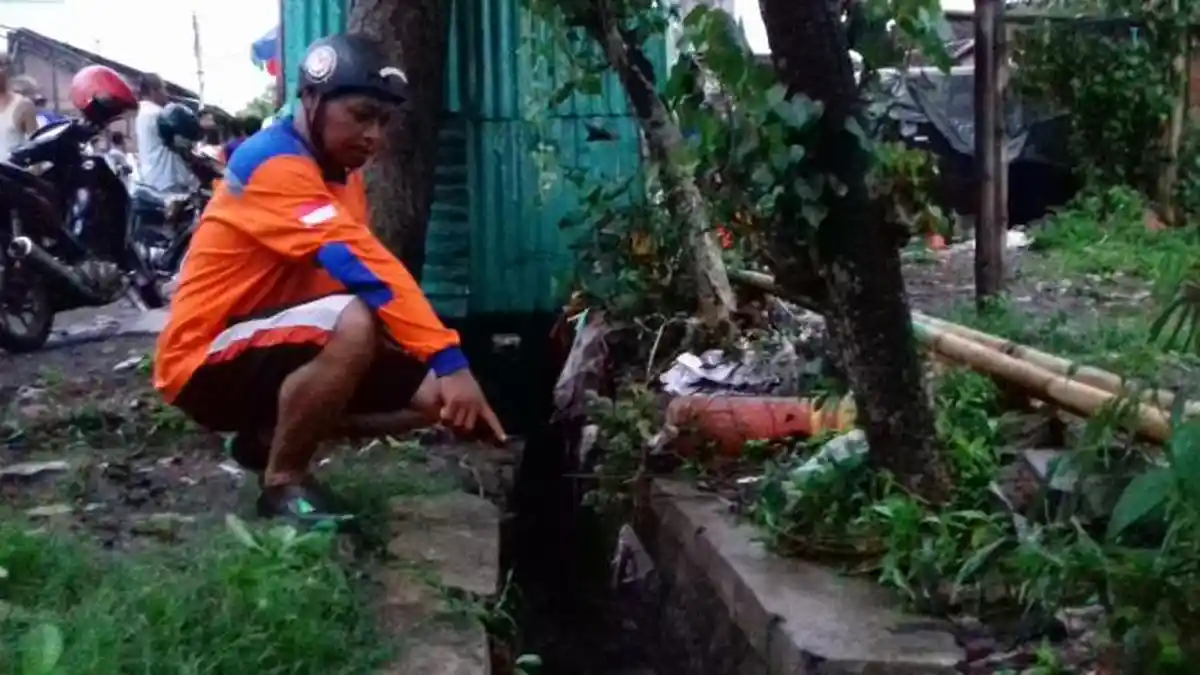 Bocah Ini Terbawa Arus Got yang Masuk ke Sungai Bengawan Solo