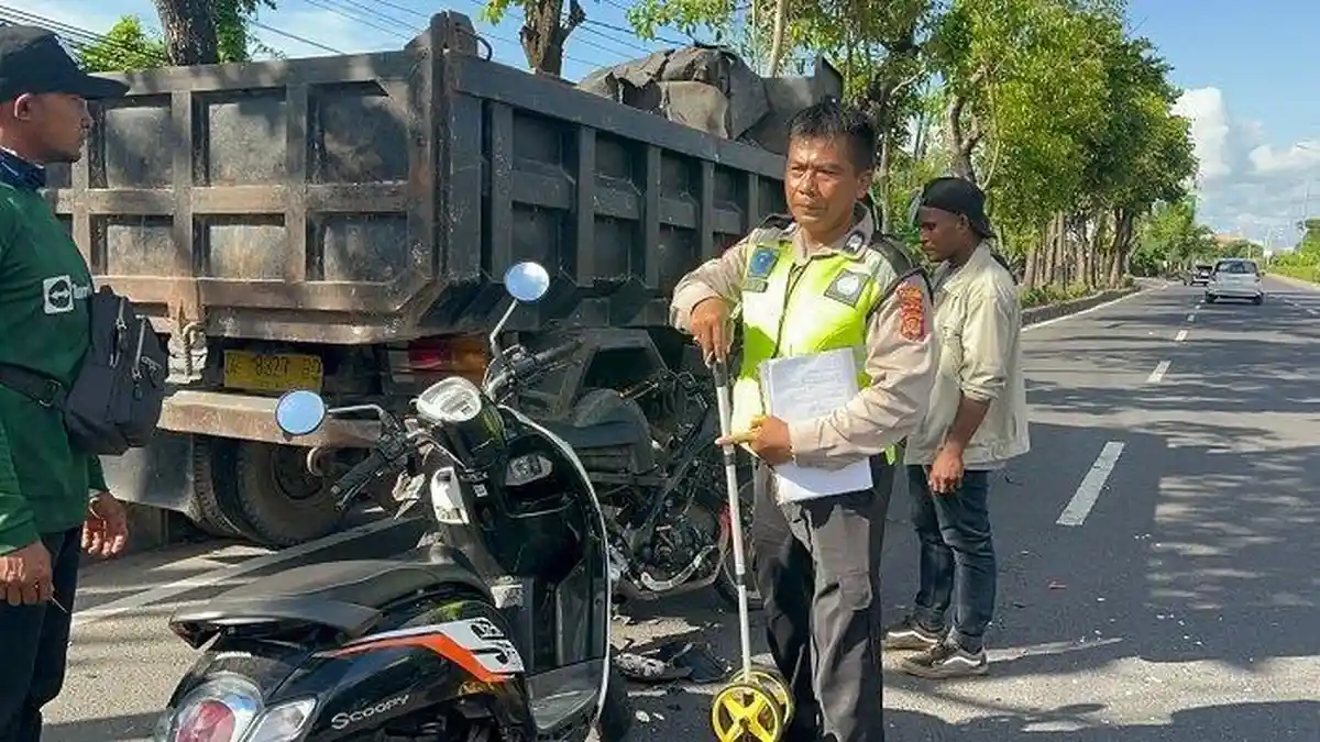 Motor Tabrak Pantat Truk, Pria Papua Tewas di TKP Kecelakaan Jalan Sunset Road Bali