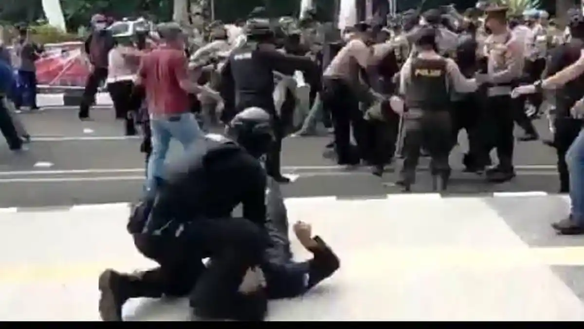 SETELAH Viral Video Oknum Polisi Banting Mahasiswa sampai Kejang-kejang, Propam Mabes Polri Turun