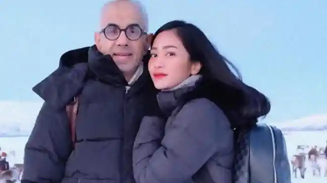 Temani Suami Hadapi Kasus Dugaan Penipuan , Bunga Zainal: Saya Harus Jadi Support System