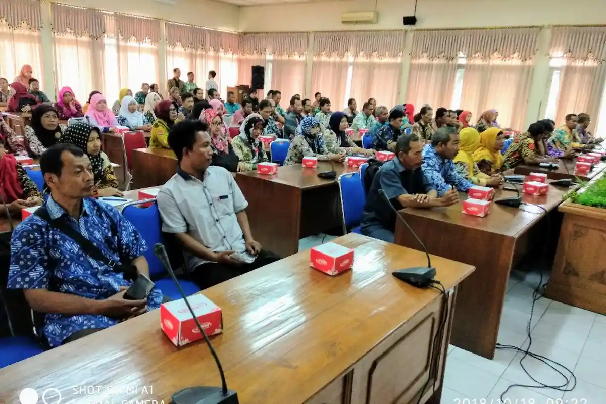 Puluhan GTT Lakukan Audiensi ke DPRD dan Disdik Sleman
