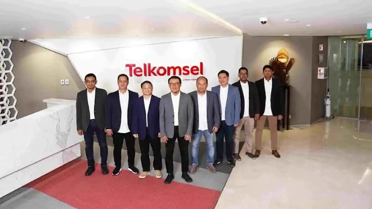 Nugroho Jadi Dirut Telkomsel Gantikan Hendri Mulya, Sarwoto Atmosutarno Jadi Komisaris