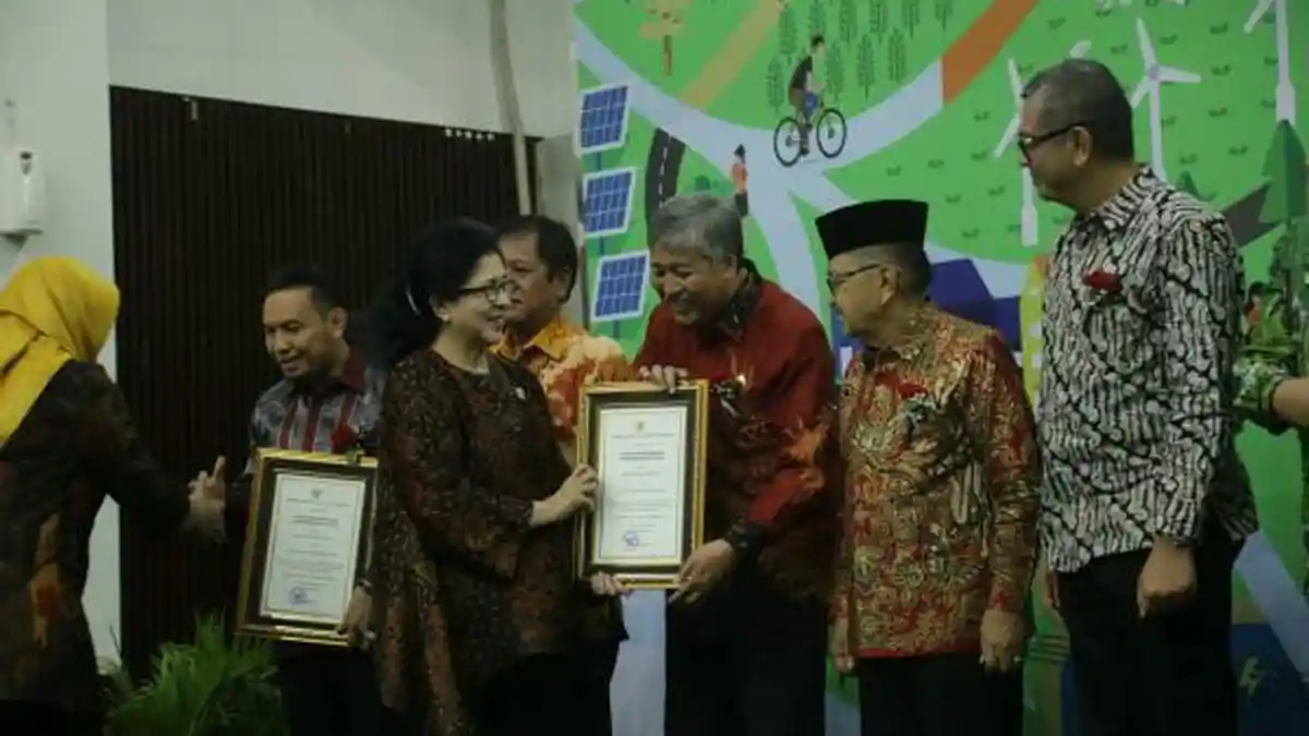 Program Dompet Jamban, Arisan Jamban dan Gertak Sayang JK  Bawa Pinrang Raih Penghargaan Nasional