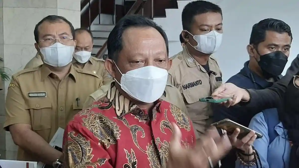Tito Karnavian Minta Pemda Bertindak Cepat Tanggulangi Inflasi PascaBBM Naik