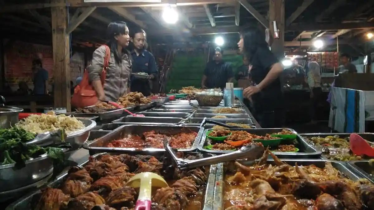 Angkringan di Jogja Memang Banyak, Tapi yang Lumayan Enak Ada di Lima Lokasi Ini