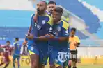 Babak-pertama-laga-Arema-FC-vs-PSM-Makassar-pada-lanjutan-Super-League-20252026.jpg