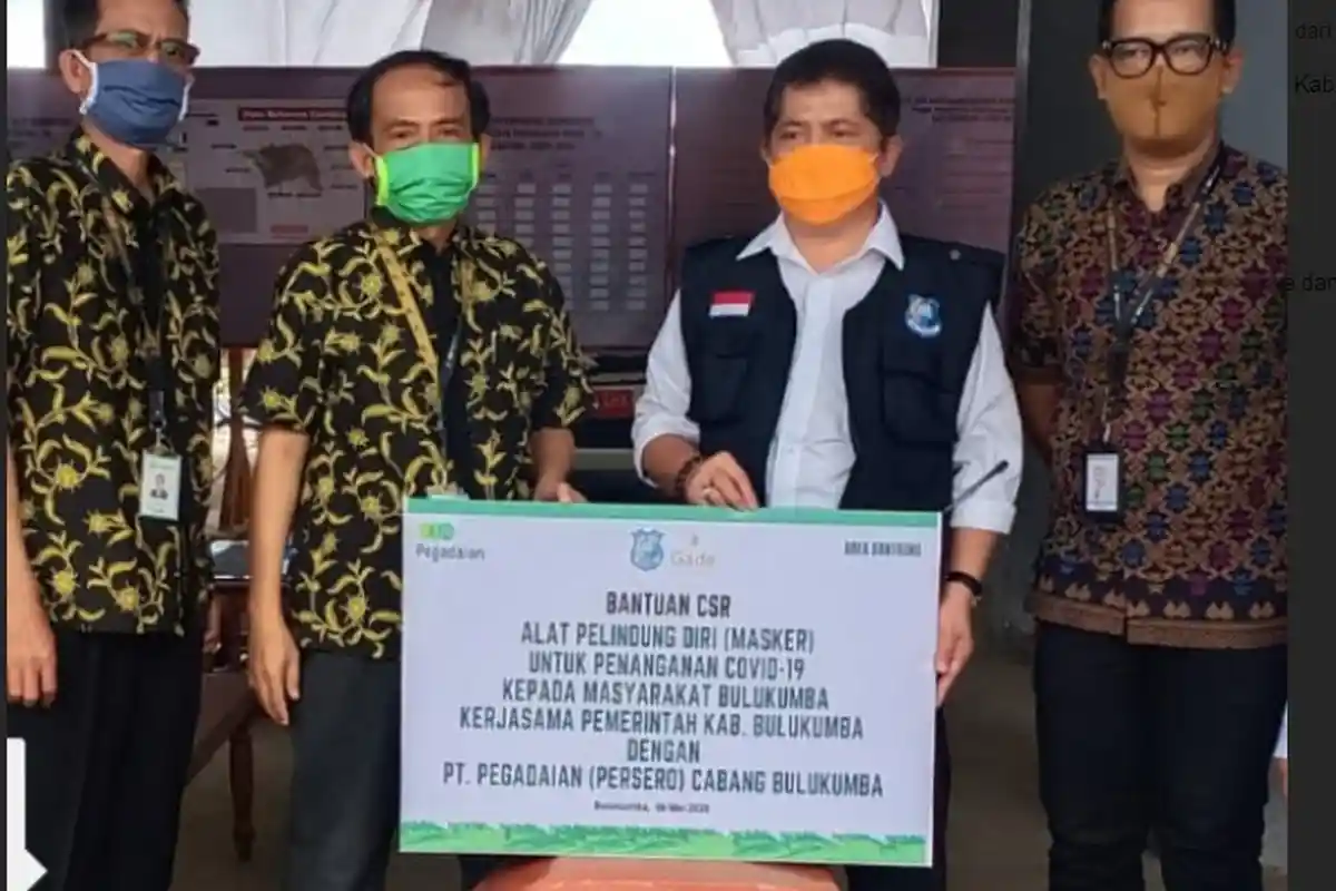 Pegadaian Bulukumba Bagikan 900 Masker ke Masyarakat