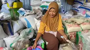 20260806-Pedagang-beras-di-Pasar-Bantul.jpg