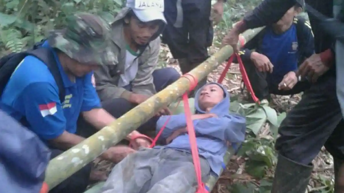 Bocah Alik Ditemukan Kurus Kelaparan Penuh Lintah di Hutan Pekuncen Banyumas, Miris!
