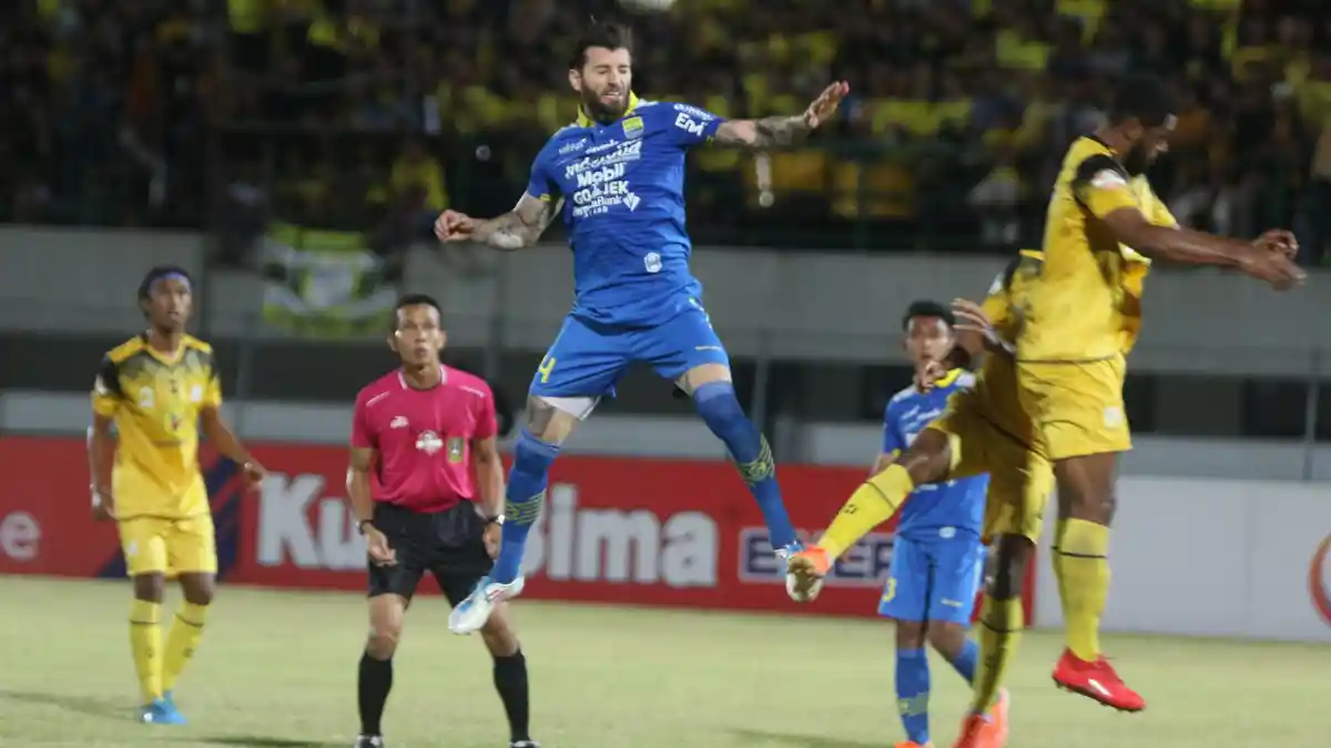 Persib Bandung Kembali Tak Berdaya, Kali Ini Gol Menit 90+4 Penyebabnya
