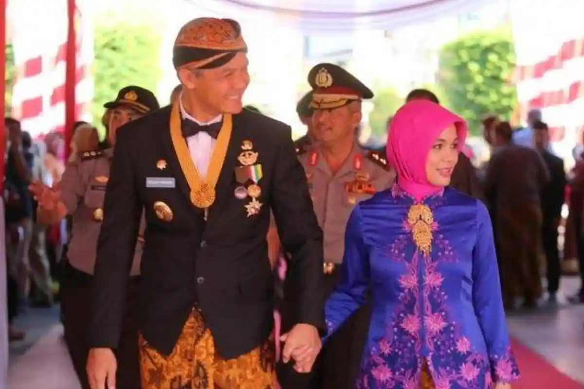 PENGAKUAN Blak-Blakan Siti Atikoh Ungkap Sosok Ganjar Pranowo Muda : 'Jarang Ucapkan I Love You'