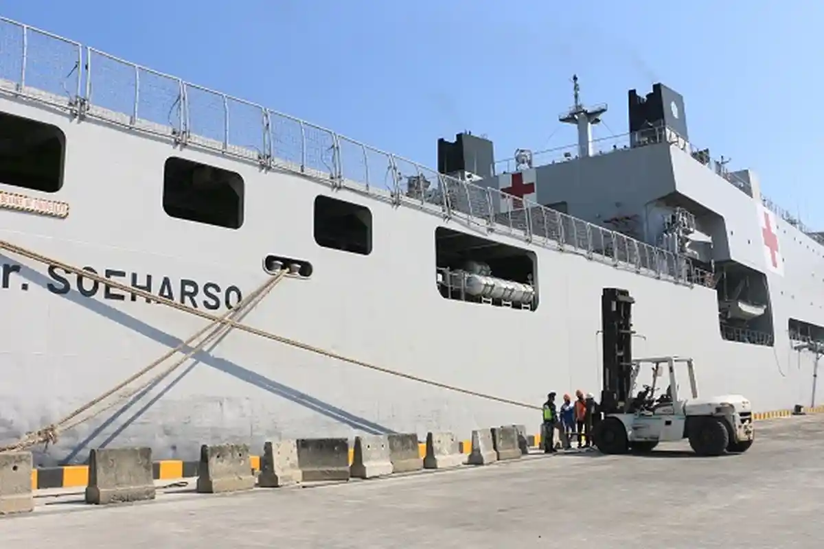 Tabung Oksigen Kosong RS di Semarang Mulai Terisi, KRI Dr Soeharso Isi Ulang 107 Tabung dalam 3 Hari