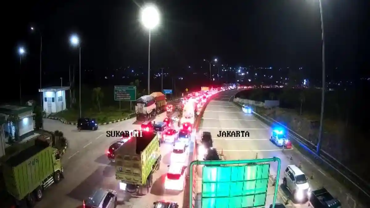 Libur Idul Adha, Arus Kendaraan dari Jakarta ke Sukabumi Padat Hingga Malam Hari