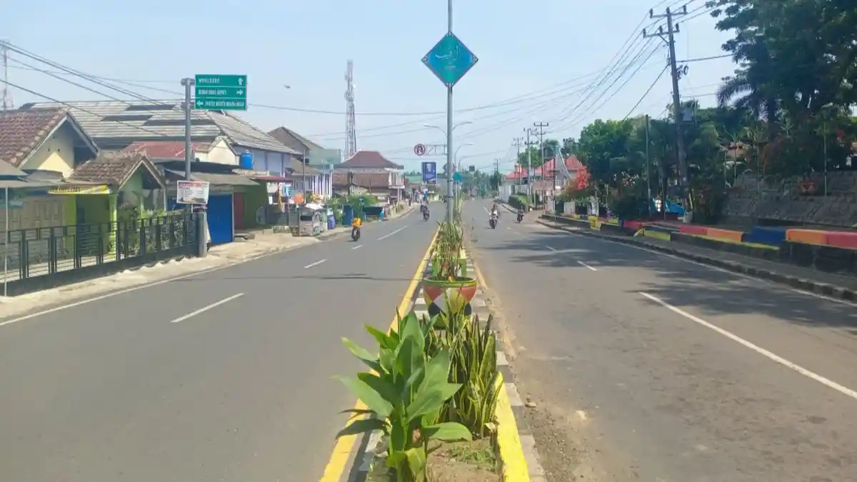 Kota Agung Terpantau Sepi, Warga Ngeluh Toko Banyak Tutup