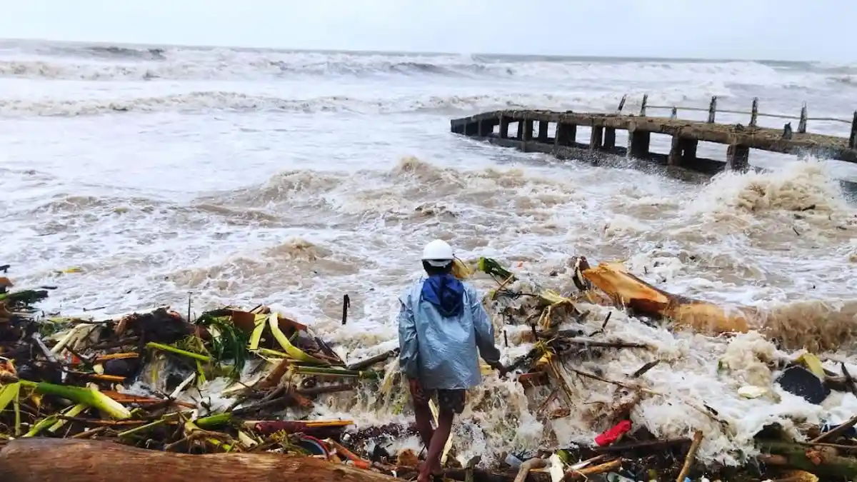 BMKG: Waspada Gelombang Tinggi 4 Meter di Perairan NTT Hari Ini, Laut Sawu Berisiko Tinggi