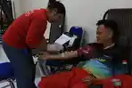 Suasana-donor-darah-di-Aula-Kantor-PLN-IP-UBP-Sanggau-di-Desa-Sungai-Batu.jpg