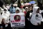 Tolak Kedatangan Hillary Clinton