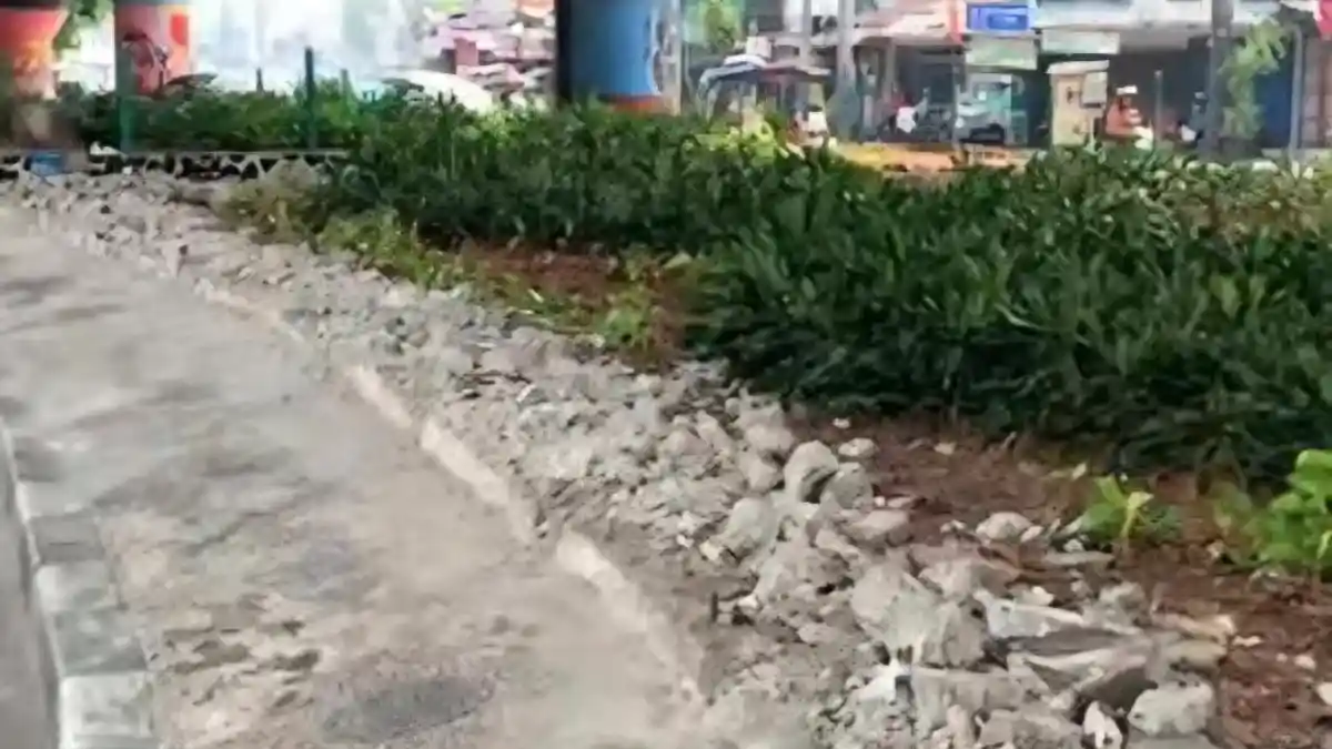 Pelaku Rayap Pagar Besi di Bawah Flyover Kampung Melayu Ditangkap, Polisi Kejar Komplotannya - Tribunnews.com